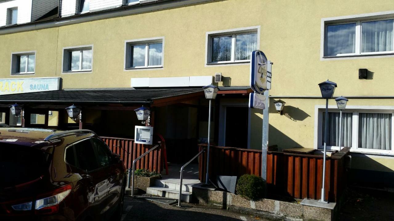 Makss Hotel Wels Exterior foto